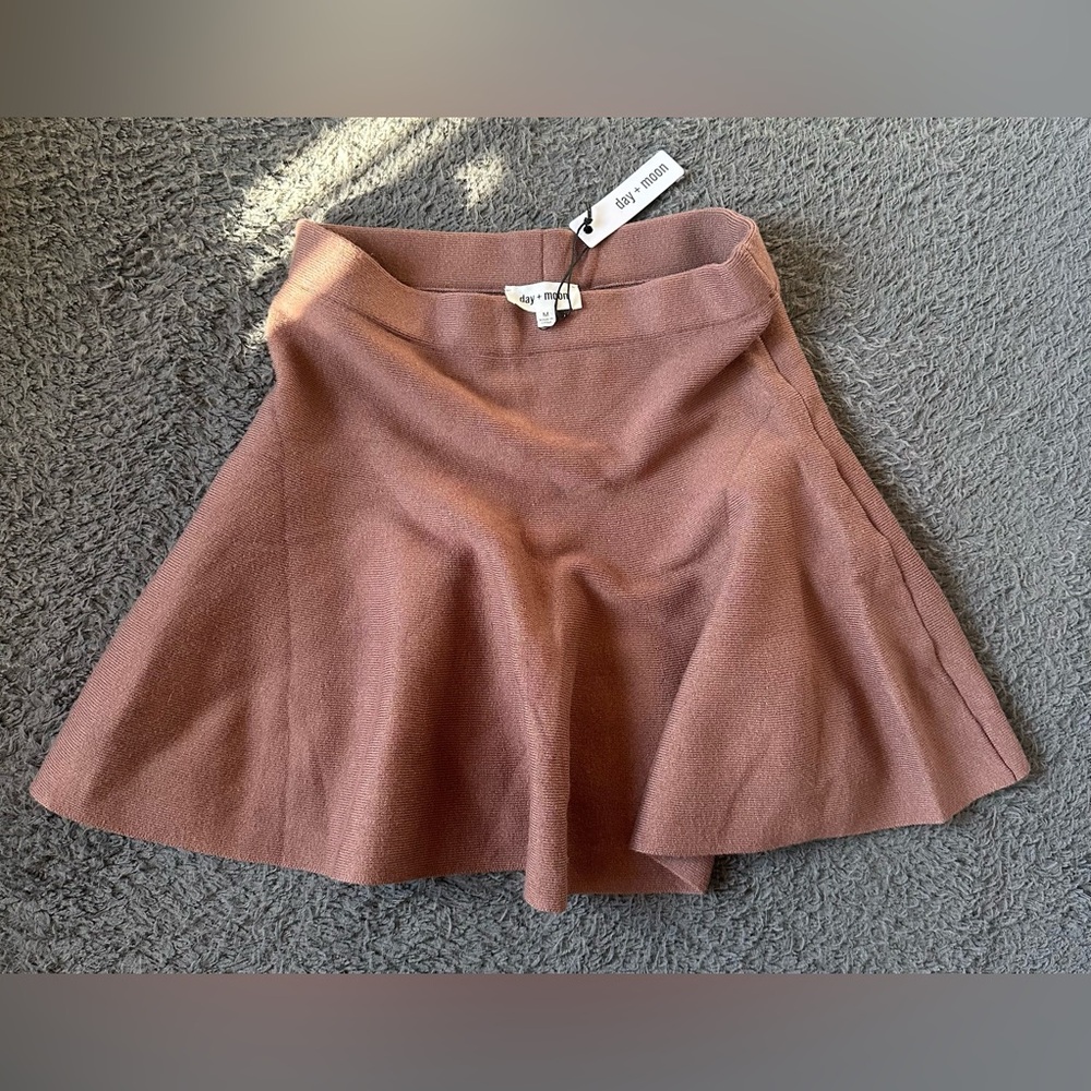 Day + Moon brown ribbed flowy sweater skirt, size M